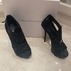 Camila Skovgaard blue suede heels